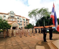 คณะผู้บริหาร หัวหน้าส่วนราชการ พนักงานเทศบาลเมืองบุรีรัมย์ ร่วมพิธีเคารพธงชาติไทยและร้องเพลงชาติไทย เนื่องในวันพระราชทานธงชาติไทย 28 กันยายน ประจำปี 2564 และร่วมปฏิญาณตนแสดงเจตนารมณ์ ร่วมต้านการทุจริตคอร์รัปชั่น (Zero Tolerance)